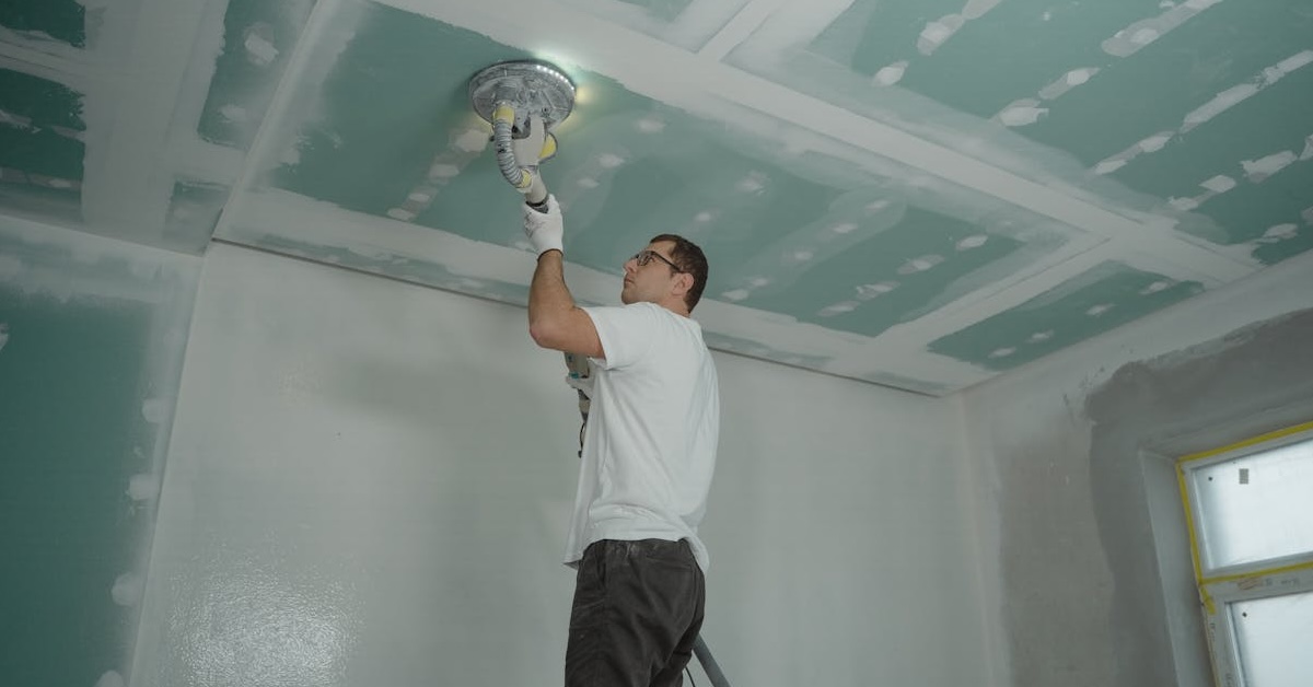 Por qué debería contratar profesionales para la limpieza después de la renovación